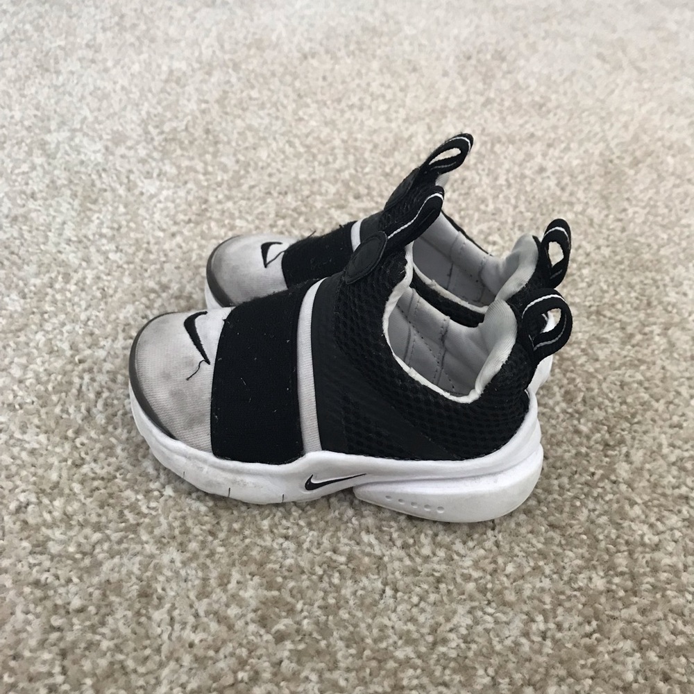 Nike presto toddler sneakers black white size 6 US